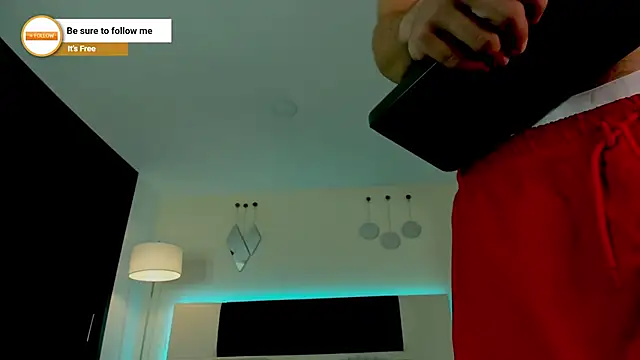 Snapshot of MattDevon chatting on 28, 11, 2025 MattDevon online show from 28, 11, 2025