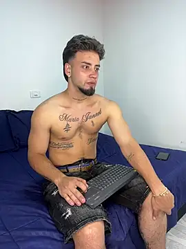 Snapshot of MattDevon chatting on 3, 7, 2026 MattDevon online show from 3, 7, 2026