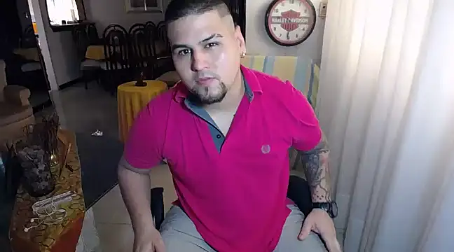 Snapshot of pitbullveryhot chatting on 1, 3, 2025 pitbullveryhot online show from 1, 3, 2025