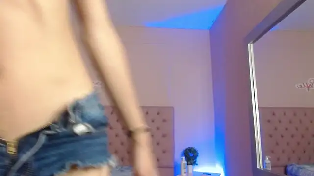 Snapshot of alice_sofia chatting on 14, 9, 2025 alice sofia online show from 14, 9, 2025