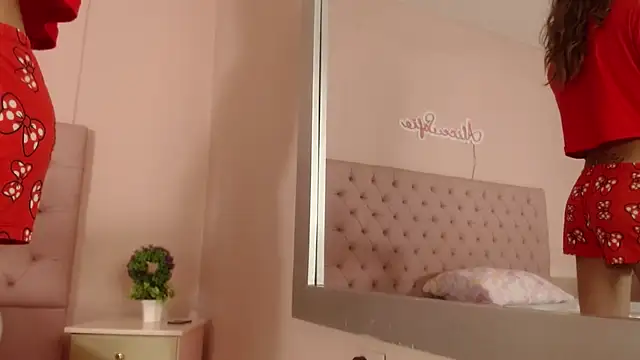 Snapshot of alice_sofia chatting on 12, 10, 2025 alice sofia online show from 12, 10, 2025