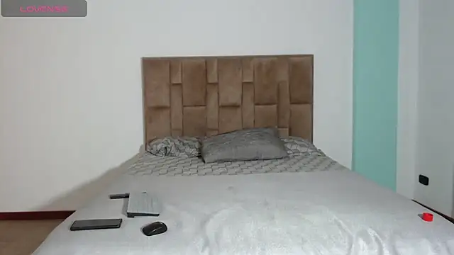 Snapshot of aleejhandraa chatting on 9, 11, 2025 aleejhandraa online show from 9, 11, 2025