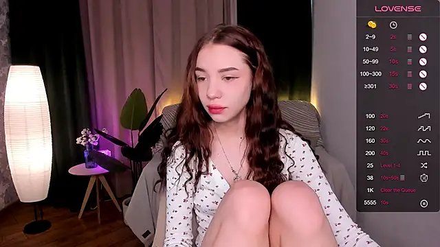 Snapshot of MilliBrown_ chatting on 2, 2, 2025 MilliBrown online show from 2, 2, 2025