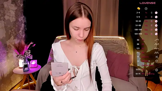 Snapshot of MilliBrown_ chatting on 13, 10, 2025 MilliBrown online show from 13, 10, 2025