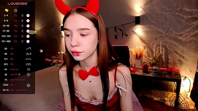 Snapshot of MilliBrown_ chatting on 24, 10, 2025 MilliBrown online show from 24, 10, 2025