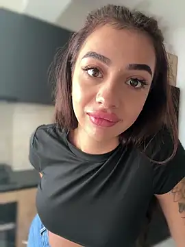 Snapshot of LaraVegas_ chatting on 22, 9, 2025 LaraVegas  online show from 22, 9, 2025