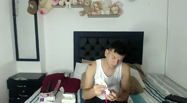 Latin Boy24 online show from 21, 2, 2025