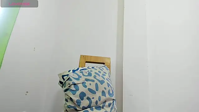 Kayla sofip01 online show from 8, 12, 2024