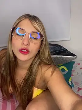 Snapshot of sophijenner chatting on 4, 2, 2025 sophijenner online show from 4, 2, 2025