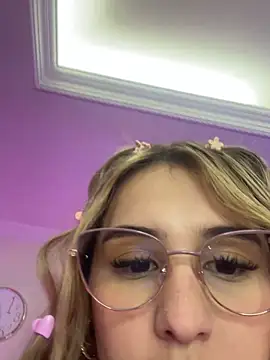 Snapshot of sophijenner chatting on 17, 3, 2025 sophijenner online show from 17, 3, 2025