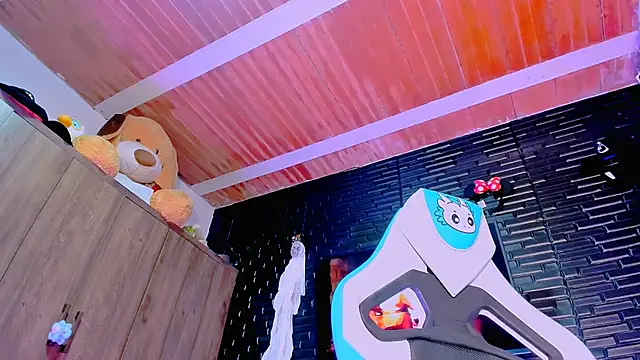 Snapshot of missycanoo chatting on 18, 9, 2025 missycanoo online show from 18, 9, 2025