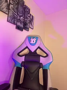 Snapshot of missycanoo chatting on 4, 12, 2025 missycanoo online show from 4, 12, 2025