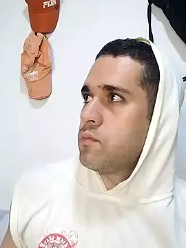 Snapshot of CRISTHIAN_GREY01 chatting on 14, 1, 2025 CRISTHIAN GREY01 online show from 14, 1, 2025