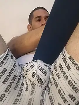 Snapshot of CRISTHIAN_GREY01 chatting on 23, 3, 2025 CRISTHIAN GREY01 online show from 23, 3, 2025