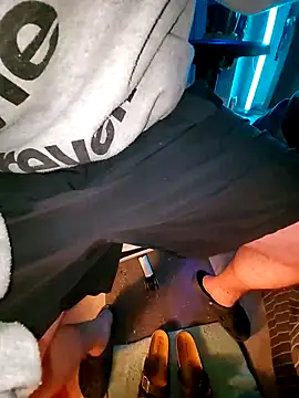 One Dave darbi96 online show from 16, 12, 2025