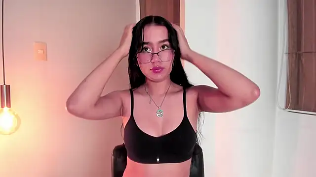 LaraGoldd online show from 8, 11, 2025