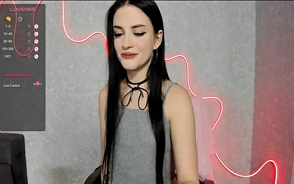 Snapshot of Molly_Crystall chatting on 20, 10, 2025 Molly Crystall online show from 20, 10, 2025