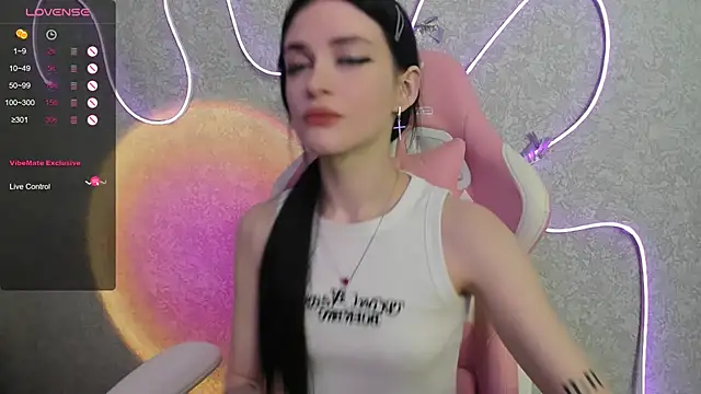 Molly Crystall online show from 1, 7, 2026