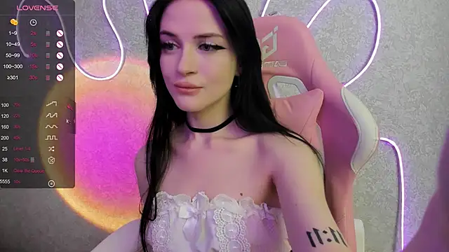 Molly Crystall online show from 18, 7, 2026