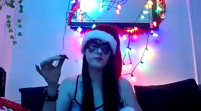 Snapshot of LexiSnowUK chatting on 8, 12, 2024 LexiSnowUK online show from 8, 12, 2024