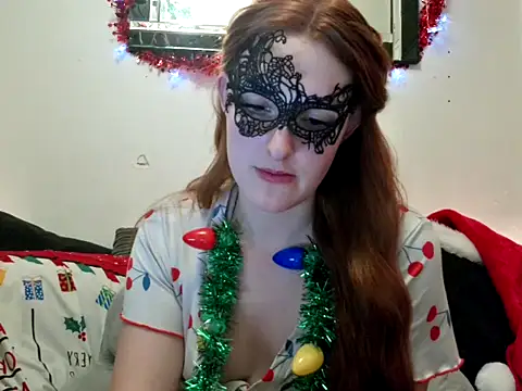 Snapshot of LexiSnowUK chatting on 11, 12, 2024 LexiSnowUK online show from 11, 12, 2024