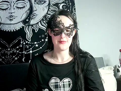 Snapshot of LexiSnowUK chatting on 3, 2, 2025 LexiSnowUK online show from 3, 2, 2025