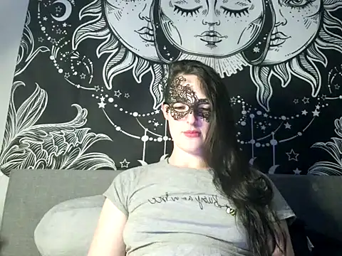 Snapshot of LexiSnowUK chatting on 9, 2, 2025 LexiSnowUK online show from 9, 2, 2025