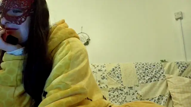 Snapshot of LexiSnowUK chatting on 1, 12, 2025 LexiSnowUK online show from 1, 12, 2025