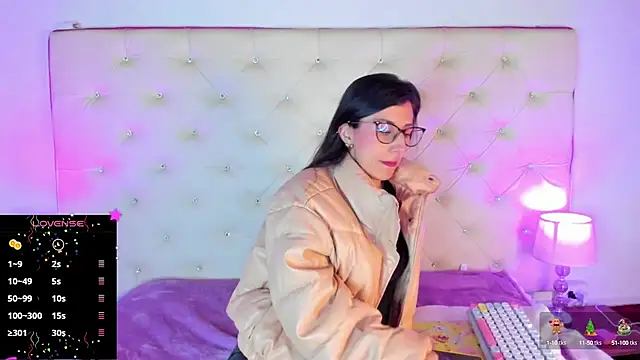  jade white  online show from 21, 12, 2024