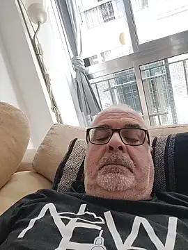 Satiro Sevilla online show from 8, 11, 2025