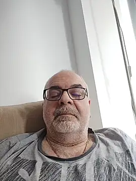 Satiro Sevilla online show from 19, 2, 2026