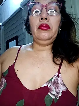 Snapshot of anniecoopeer chatting on 2, 2, 2025 anniecoopeer online show from 2, 2, 2025