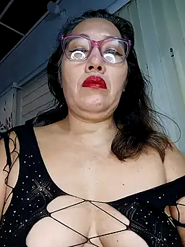 Snapshot of anniecoopeer chatting on 5, 2, 2025 anniecoopeer online show from 5, 2, 2025
