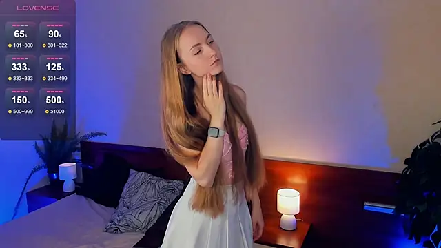 EsmaCarll online show from 7, 12, 2024