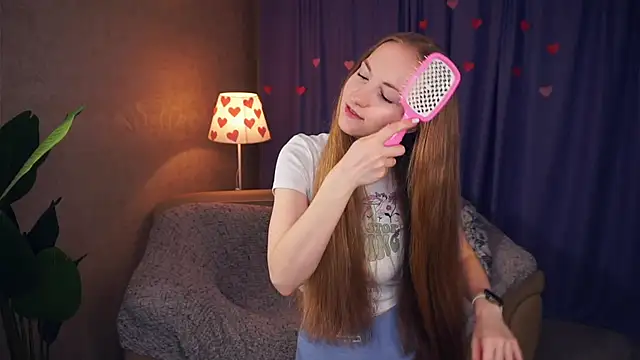 EsmaCarll online show from 1, 3, 2025