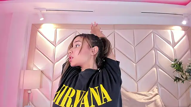 Snapshot of NairobiLee chatting on 10, 4, 2026 NairobiLee online show from 10, 4, 2026