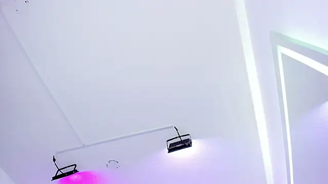 Ema louis  online show from 19, 12, 2024