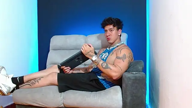 JUSTIN FULLER1 online show from 23, 12, 2025