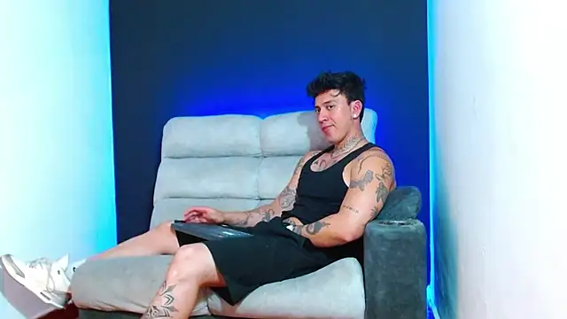 JUSTIN FULLER1 online show from 6, 1, 2026