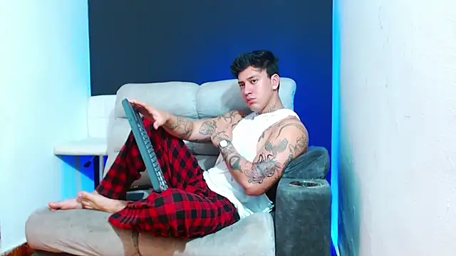 JUSTIN FULLER1 online show from 12, 4, 2026