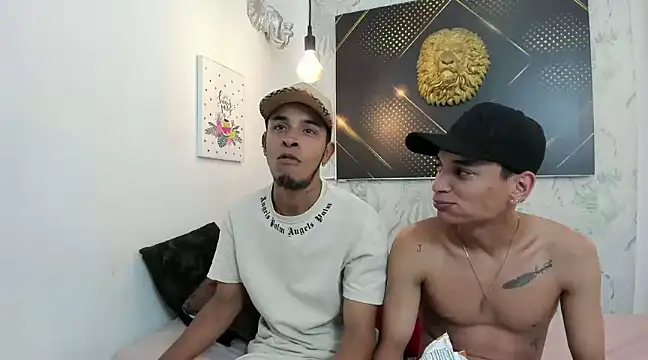 Snapshot of JordanAndAndrew chatting on 10, 3, 2025 JordanAndAndrew online show from 10, 3, 2025