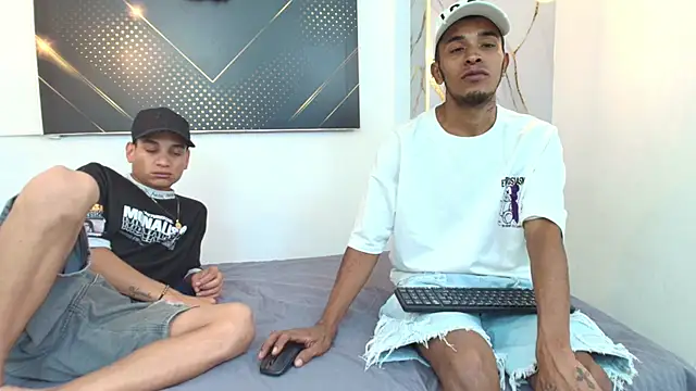 Snapshot of JordanAndAndrew chatting on 4, 10, 2025 JordanAndAndrew online show from 4, 10, 2025
