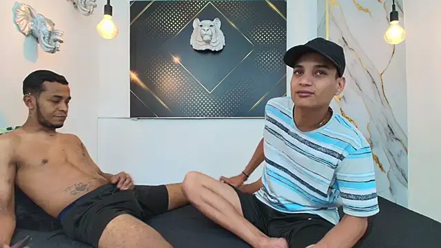 Snapshot of JordanAndAndrew chatting on 24, 10, 2025 JordanAndAndrew online show from 24, 10, 2025