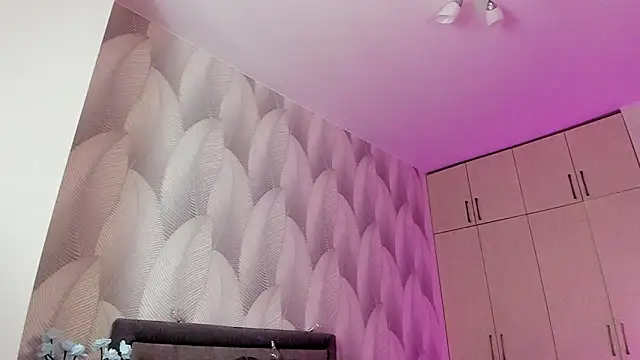 Bambiii bby online show from 8, 3, 2025