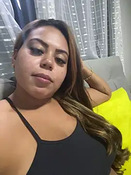 Snapshot of lariic chatting on 15, 2, 2025 lariic online show from 15, 2, 2025