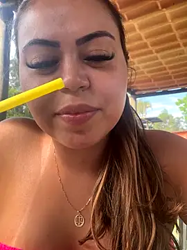 Snapshot of lariic chatting on 21, 9, 2025 lariic online show from 21, 9, 2025