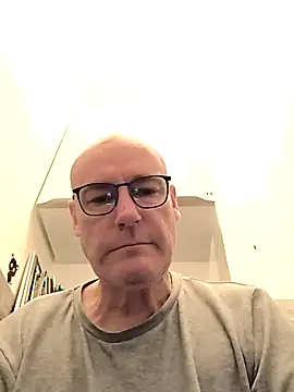 Snapshot of bogland33 chatting on 11, 2, 2025 bogland33 online show from 11, 2, 2025