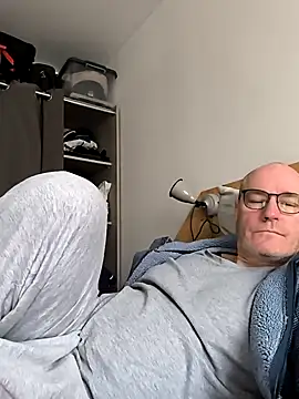 Snapshot of bogland33 chatting on 21, 2, 2025 bogland33 online show from 21, 2, 2025