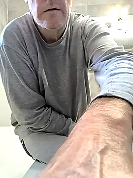 Snapshot of bogland33 chatting on 22, 2, 2025 bogland33 online show from 22, 2, 2025