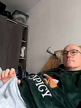 Snapshot of bogland33 chatting on 22, 2, 2025 bogland33 online show from 22, 2, 2025
